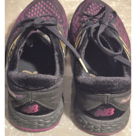 New Balance X Disney Beauty And The Beast Shoes Sneakers Women’s,Size 6 - Picture 3 of 9